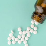 13 Health Pros and Cons of Aspirin