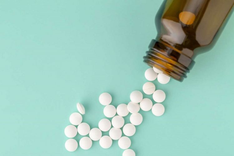 13 Health Pros and Cons of Aspirin